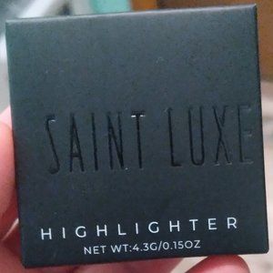 Saint Luxe Rose Quartz Powder Highlighter